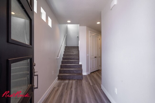 Building Photo - Hurricane Valley 3 Bedroom Townhome