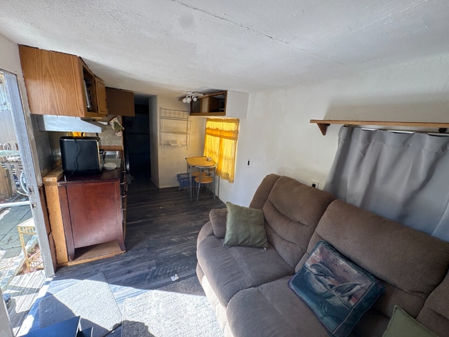 Building Photo - 4115 Aurora Rd