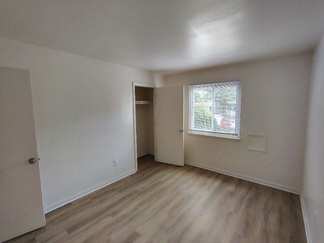 Building Photo - 600 Reusens Rd