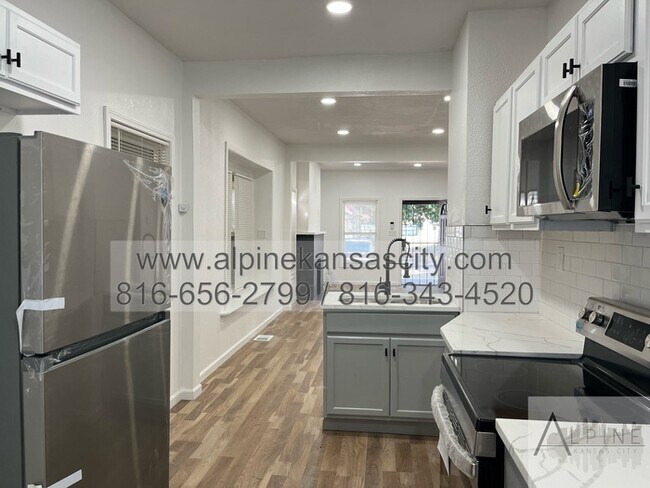 Foto del edificio - Updated NE Home, Garage, Section 8 OK! Fen...