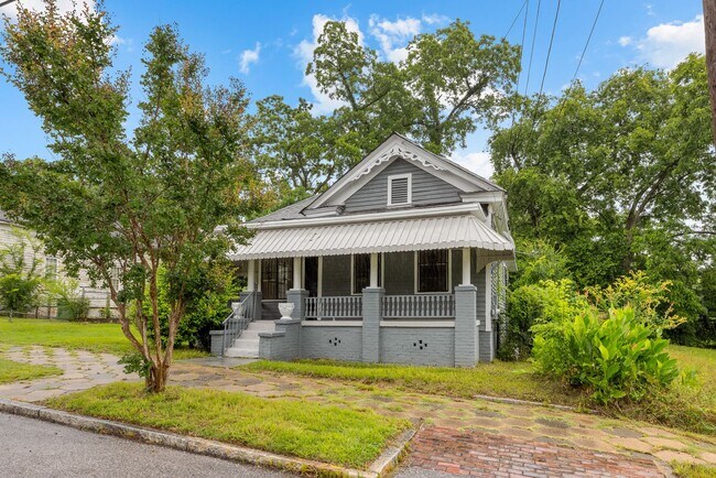 Building Photo - Charming 3 Bedroom, 2 Bathroom house