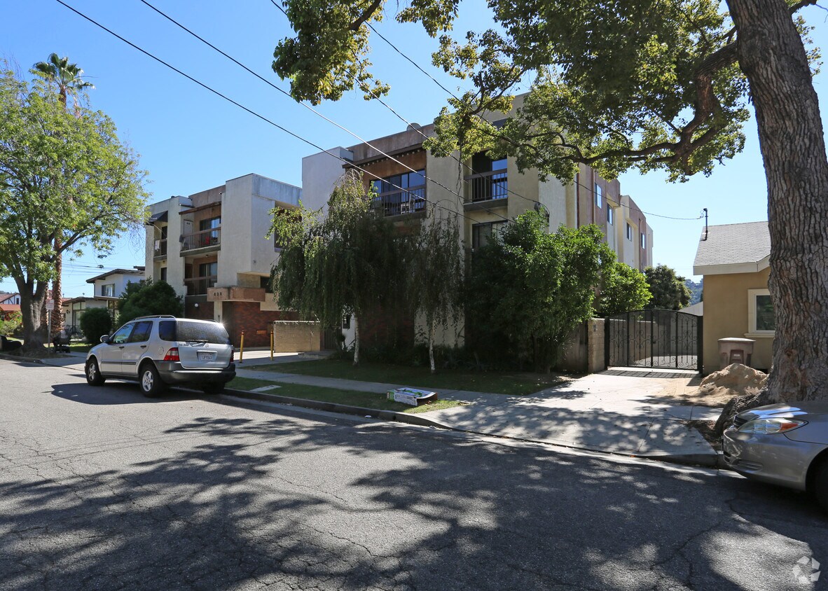 Building Photo - 828 Raleigh St