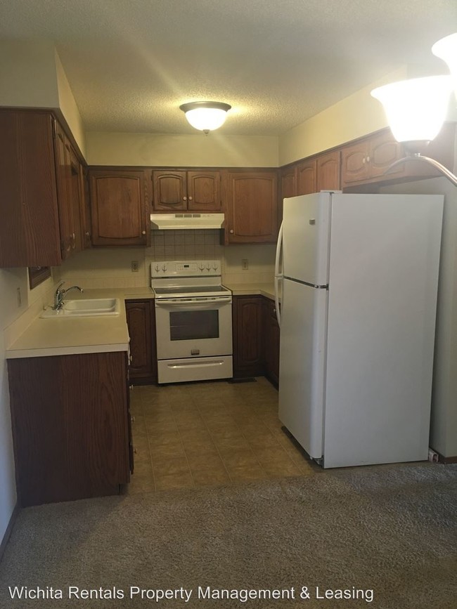 Building Photo - 3011 N Longfellow Ct