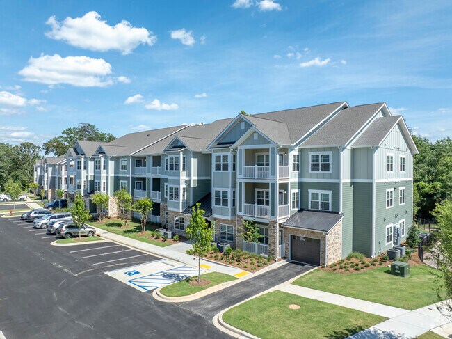 Foto del edificio - Langley Pointe