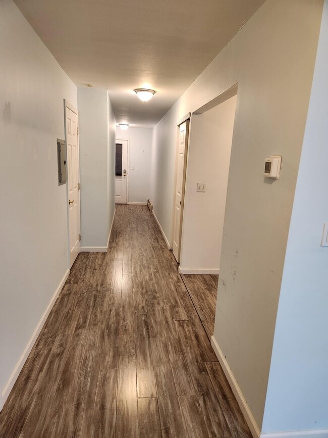 Building Photo - 82-74 Country Pointe Cir