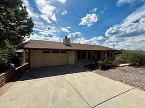 Building Photo - 416 Hillcrest Dr