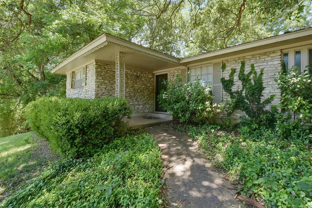 Primary Photo - 305 Cedarbrook Ct