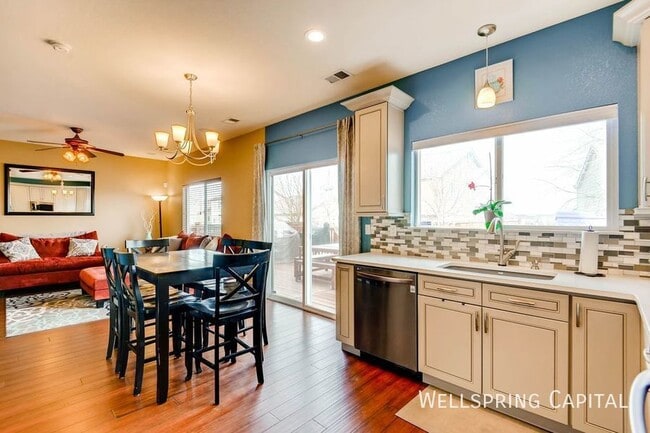 Building Photo - Beautiful Home with Gorgeous Kitchen and f...