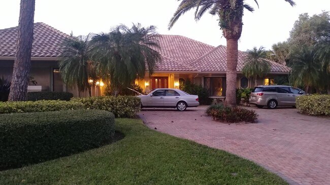 Foto del edificio - 1761 Breakers West Blvd