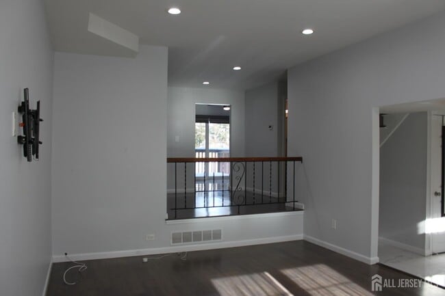 Building Photo - 83 Pheasant Run