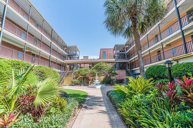 Foto del edificio - 6300 Seawall Blvd