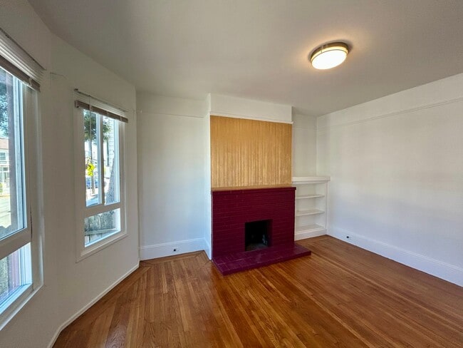 Building Photo - 6217 California St