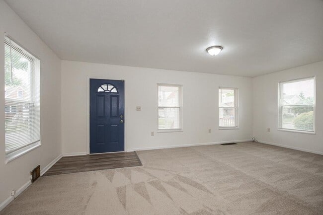 Building Photo - 18619 Arrowhead Ave