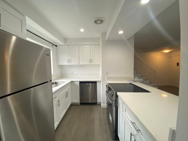 Foto del edificio - 10535 Lindley Ave