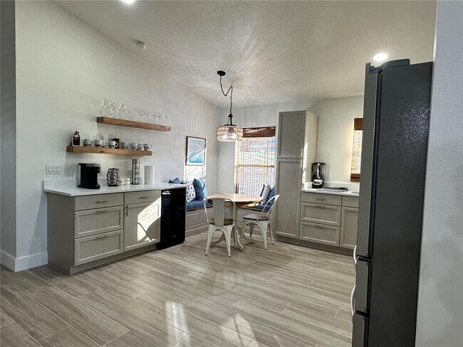 Foto del edificio - 17410 Woodcrest Way