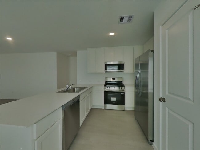 Building Photo - 13035 Shells Ln