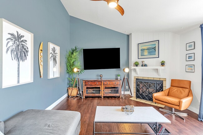 Living room - 5653 Riley St