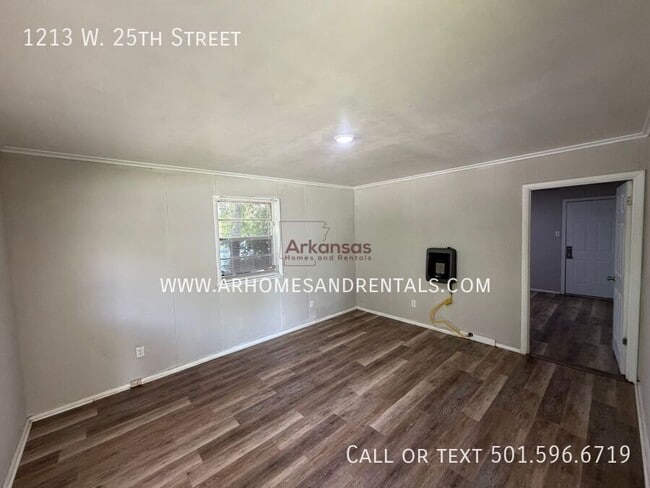 Building Photo - 1213 W 25th St
