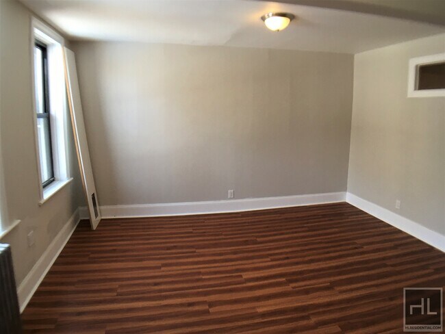 Building Photo - 1499 St Johns Pl