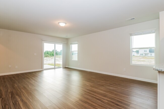 Foto del edificio - 550 Wilkins Rd
