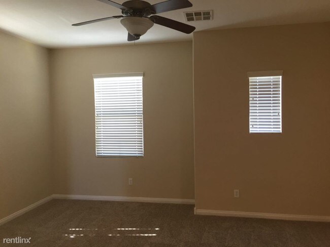 Foto del edificio - 5336 Flowing Spring St