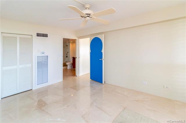 Building Photo - 581 Kamoku St