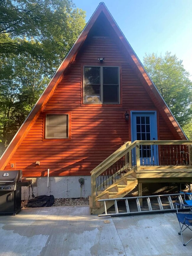 Foto del edificio - 5724 Lake Rd