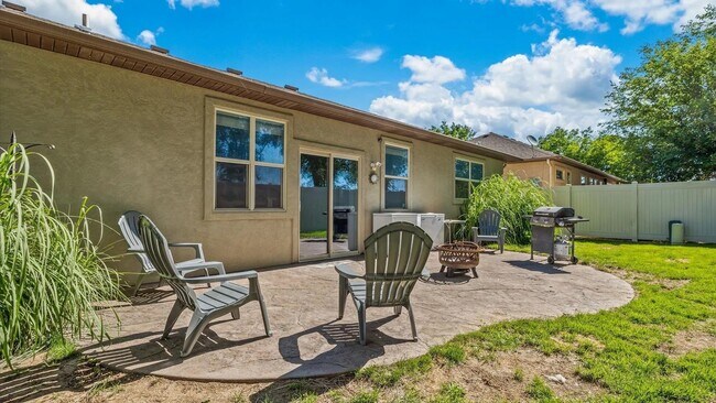 Photo - 718 Metate Court House