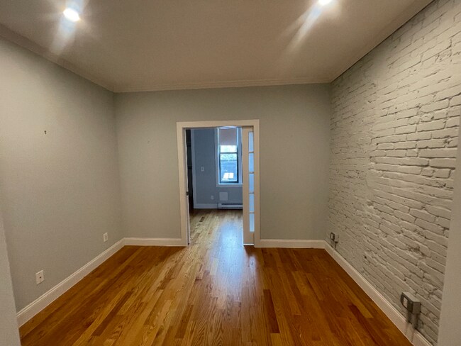 Foto del edificio - 427 E 80th St