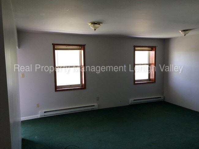 Foto del edificio - 376 S Walnut St