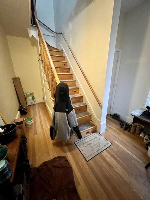 Building Photo - 117 Buttonwood St