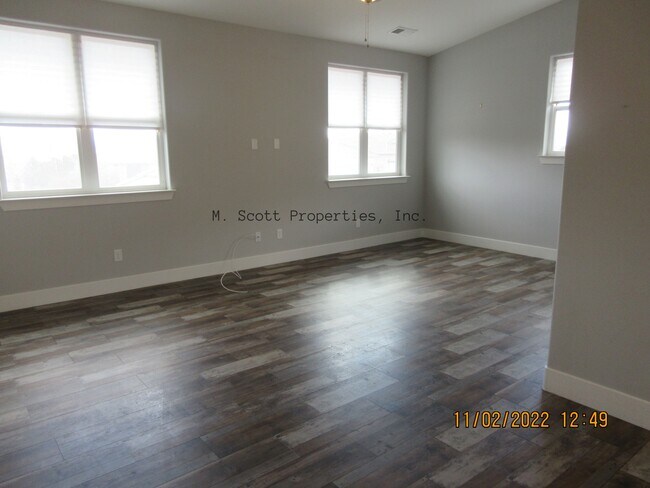 Building Photo - 1088 Tee Dr
