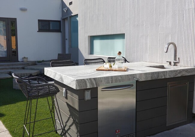 Foto del edificio - 616 N Curson Ave