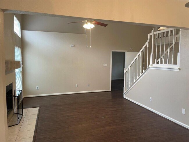 Foto del edificio - 11702 Brettwood Cir
