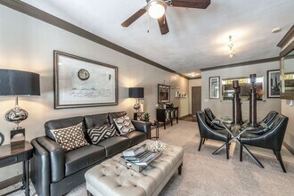 Building Photo - 5800 Woodway Dr