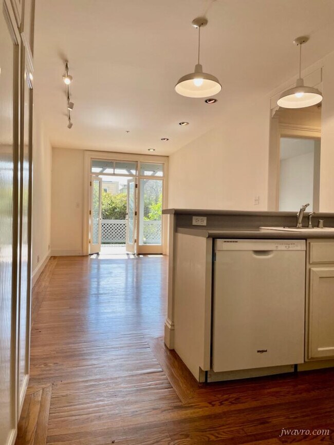 Foto del edificio - 3361 21st St