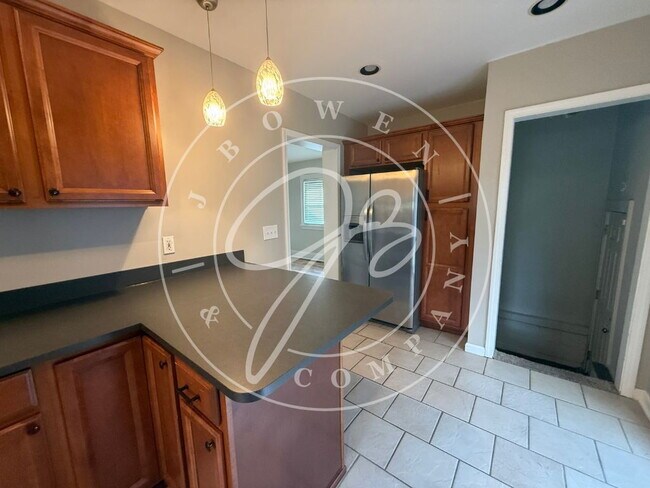 Foto del edificio - Charming 4 bedroom 2 bathroom close to the University of Toledo.