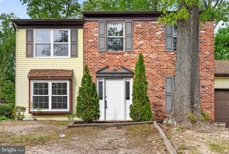 Building Photo - 1884 Forest Dr