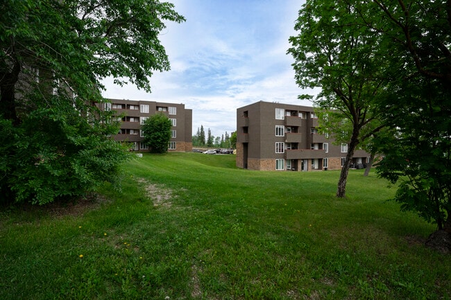 Building Photo - Marsh Manor Apartments