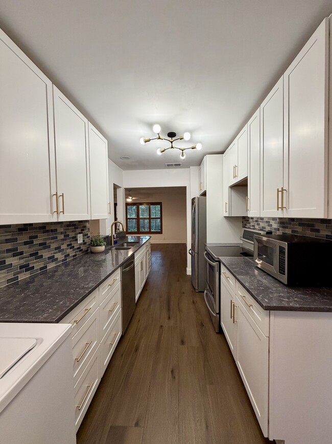 Building Photo - 11518 Landing Pl