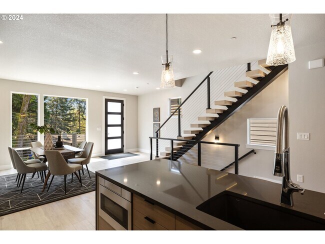 Foto del edificio - 617 SW Lobelia St
