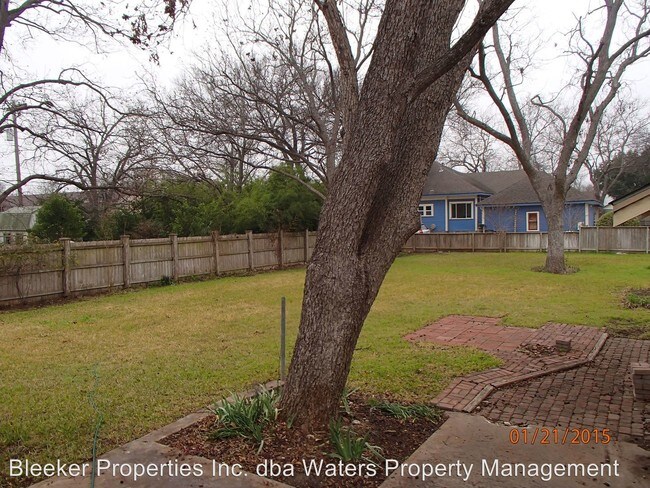 Building Photo - 1606 S Austin Ave