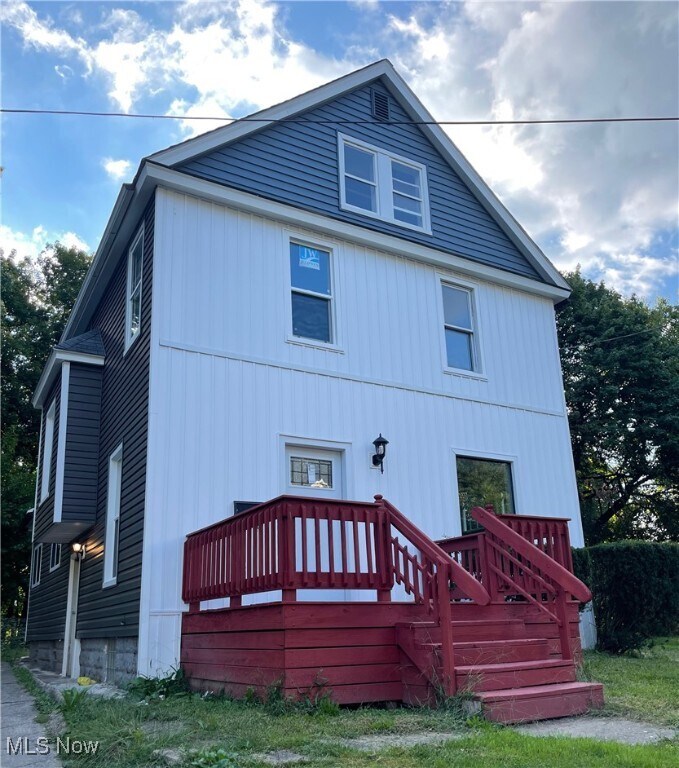 Primary Photo - 949 Raymond St
