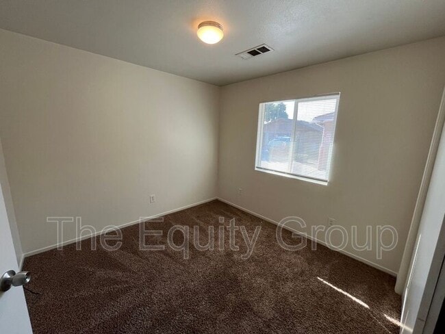Foto del edificio - 482 W Morton Ave