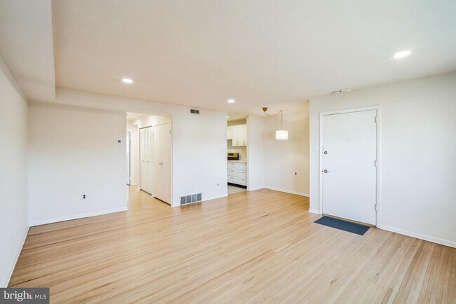 Foto del edificio - 6901-29 Valley Ave