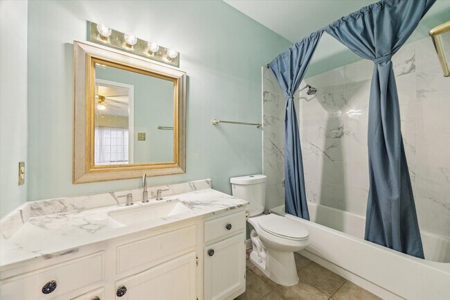 Foto del edificio - 7326 Regency Square Ct