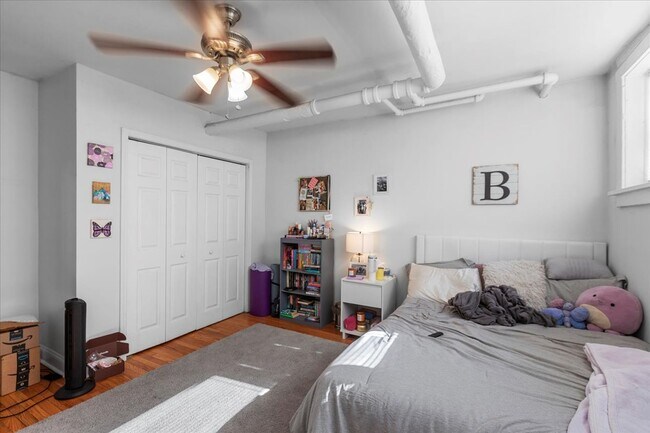 Foto del edificio - 442 W Arlington Pl
