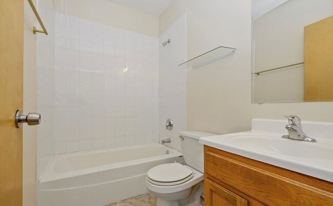 Building Photo - 1431 W 108th St