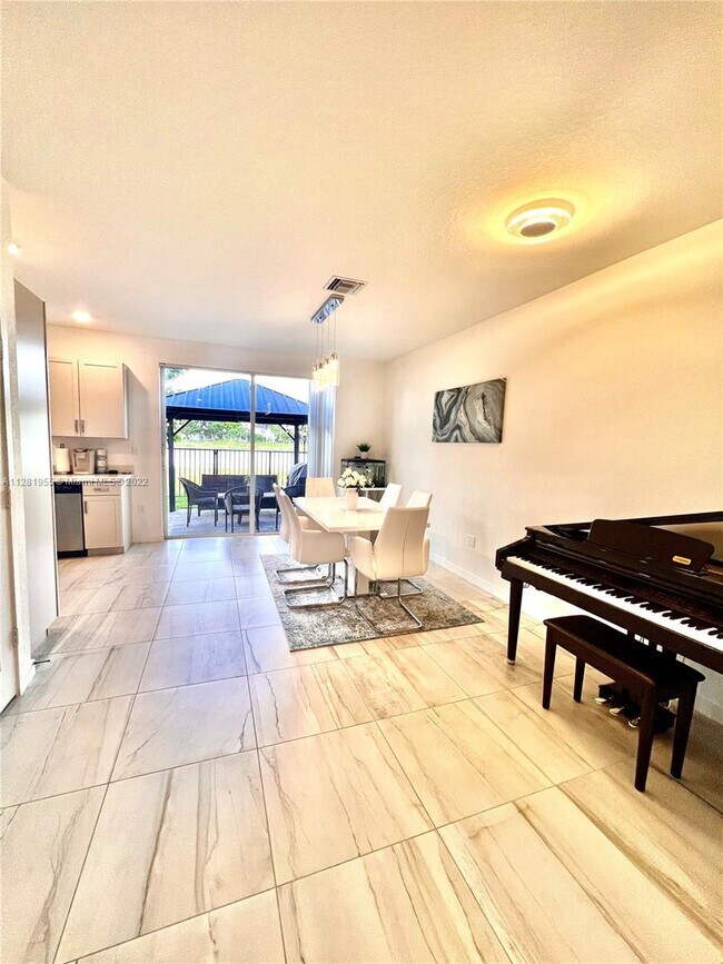 Foto del edificio - 1186 SE 23rd Ave