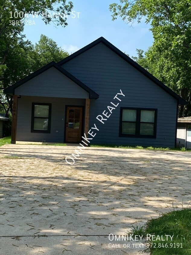 Primary Photo - 1004 W Hanna St